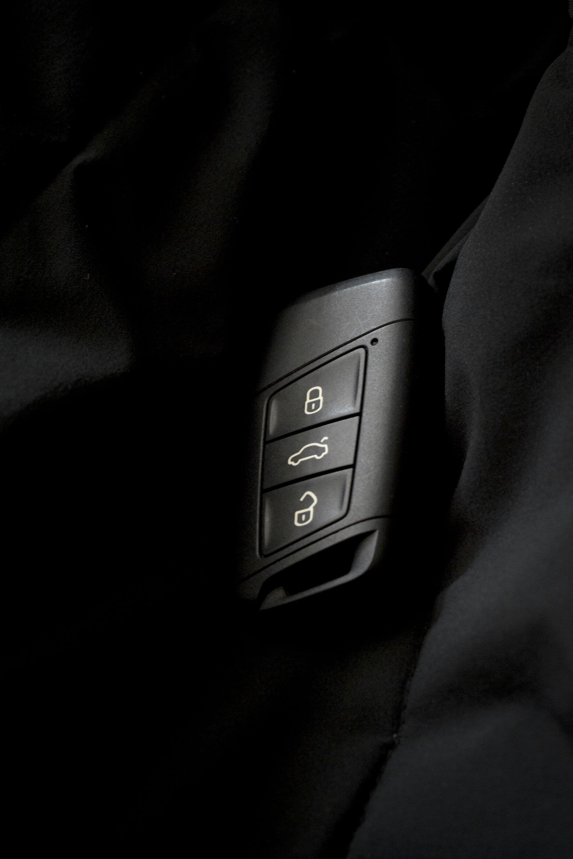 Proximity smart key with lock, trunk and unlock buttons